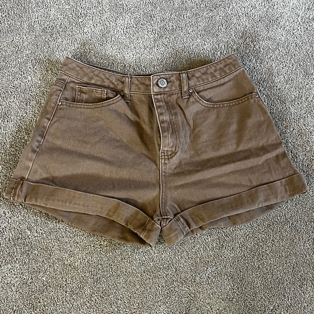Brown Jean shorts🤎